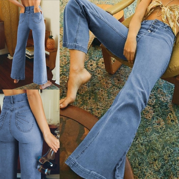 Denim - High Waisted Flare Light Wash Jeans w/Pockets NWOT